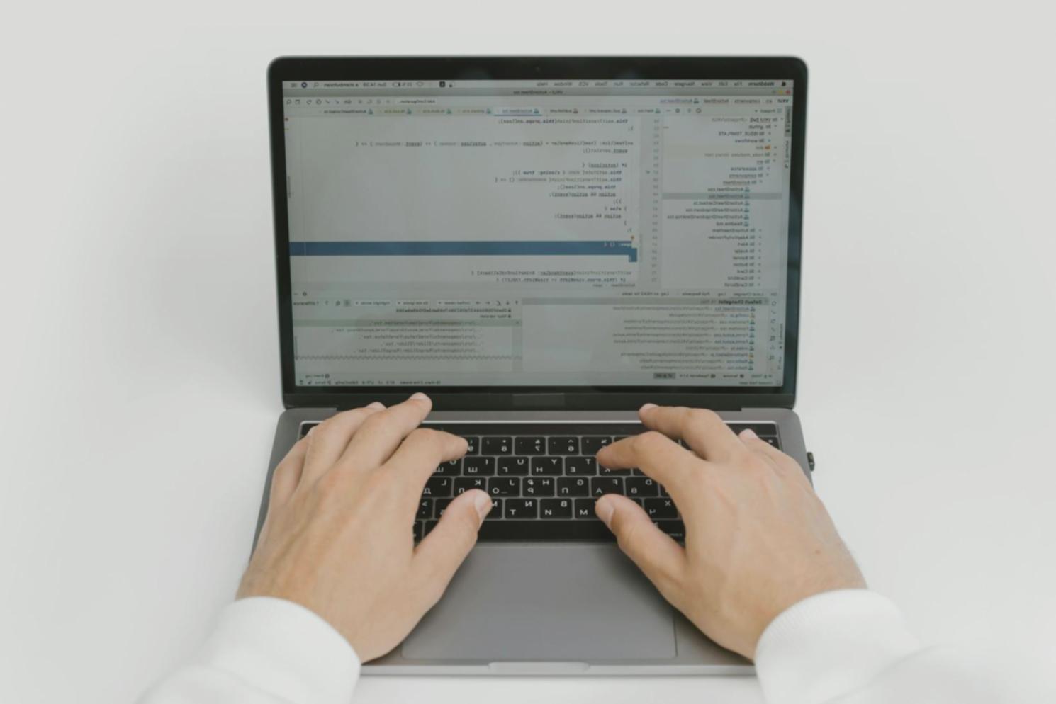Processo di localizzazione videogiochi mobile su schermi multipli