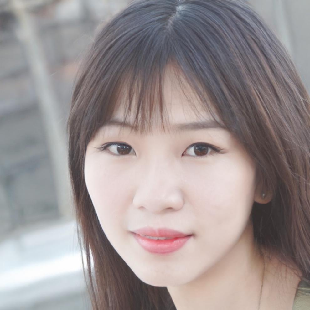 Specialista localizzazione durante revisione progetto